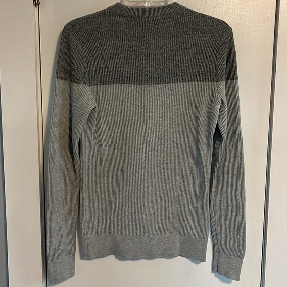 Express Men’s Two Tone Ribbed Sweater in Gray - Picture 5 of 7